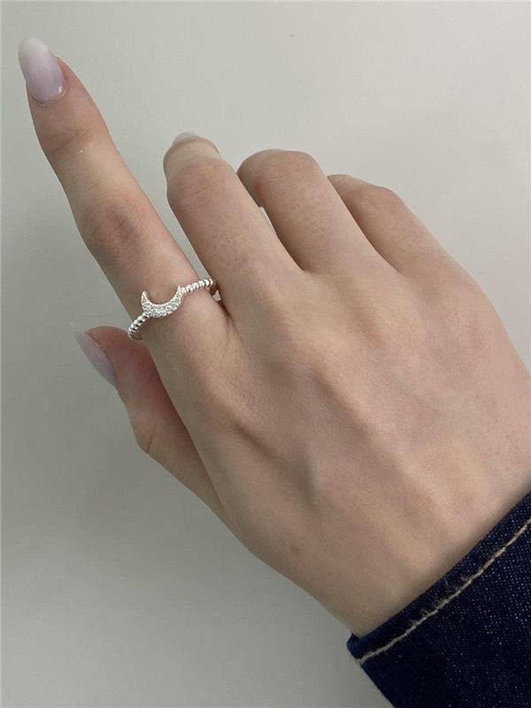 ANEL MEIA LUA CRAVEJADO COM ZIRCÔNIA 