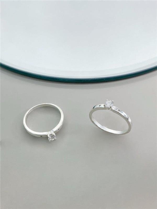 ANEL SOLITÁRIO COM DETALHE EM ZIRCÔNIA