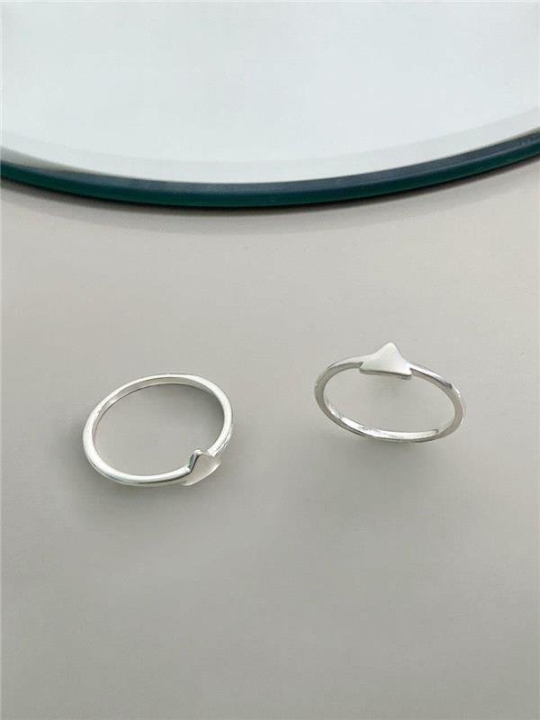 ANEL MINI TRIÂNGULO LISO