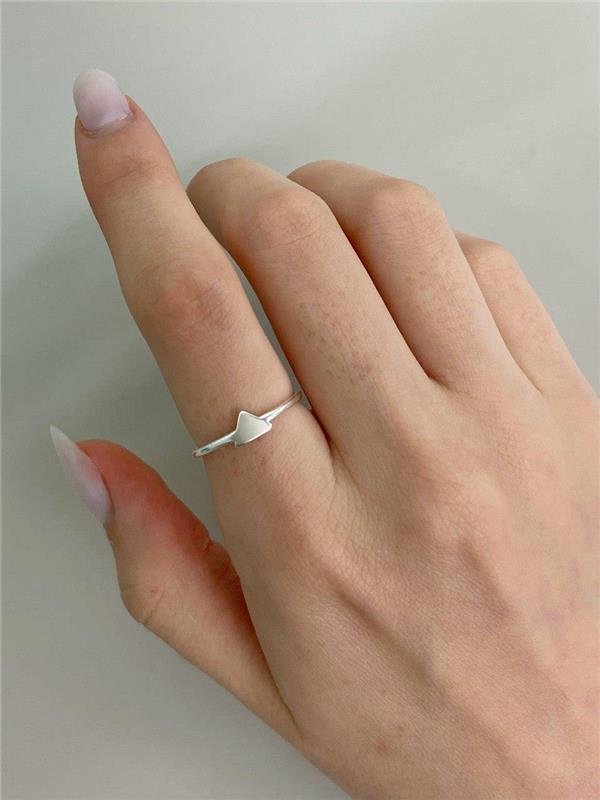 ANEL MINI TRIÂNGULO LISO