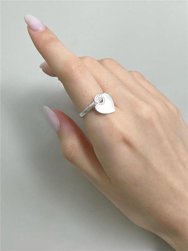 ANEL PINGENTE PLAQUINHA CORAÇÃO