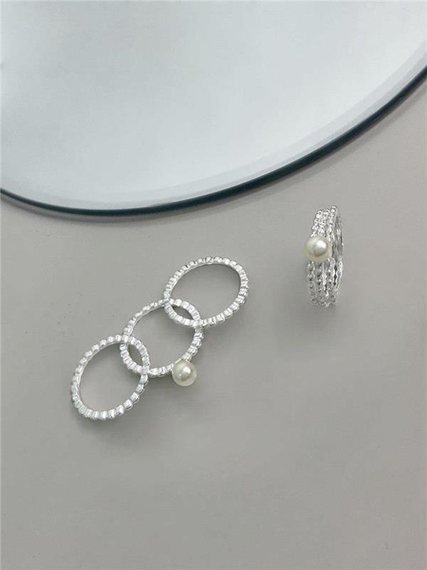 ANEL TRIPLO COM PÉROLA