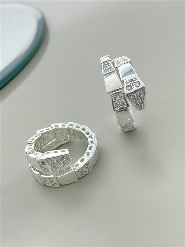 ANEL SERPENTE ARTICULADO LISO E ZIRCÔNIA