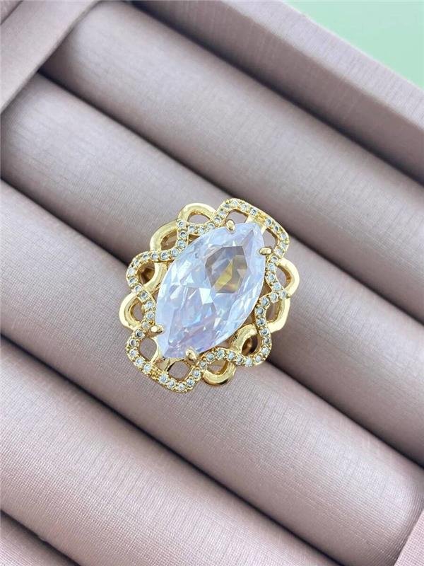 ANEL FLOR COM ZIRÔNIA OVAL