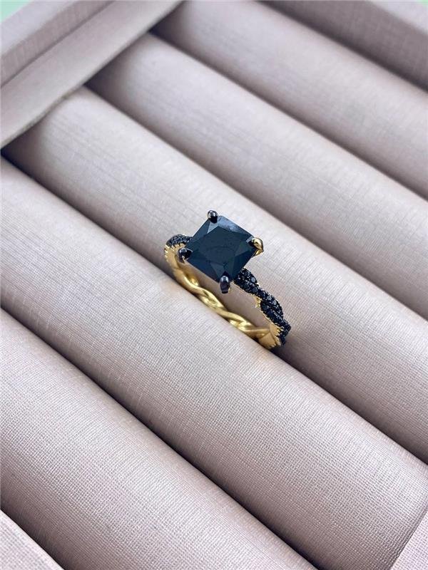 ANEL SOLITÁRIO ARO TRANÇADO