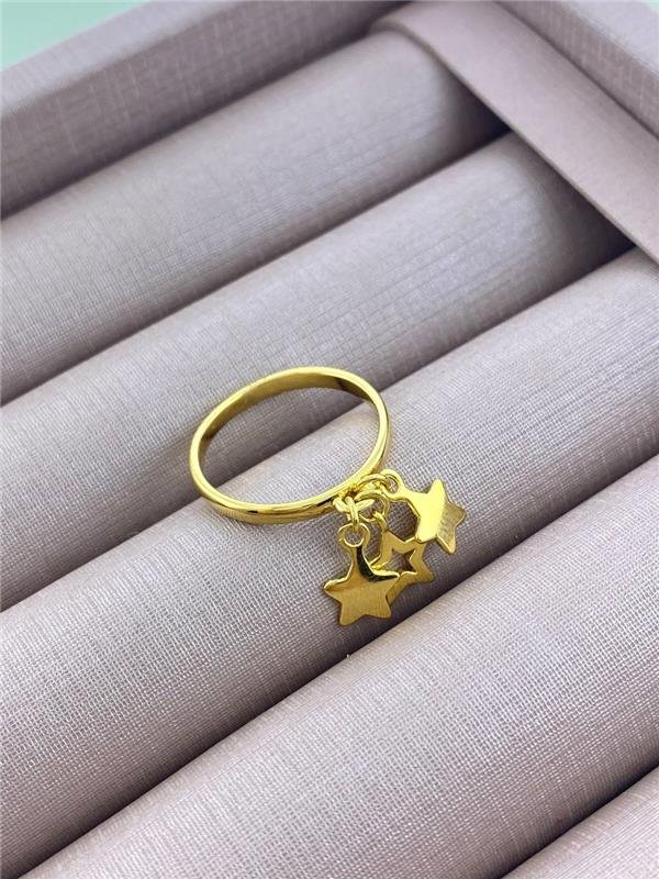 ANEL COM PINGENTE DE ESTRELA