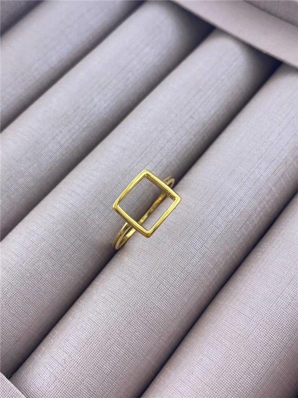 ANEL FIO QUADRADO VAZADO