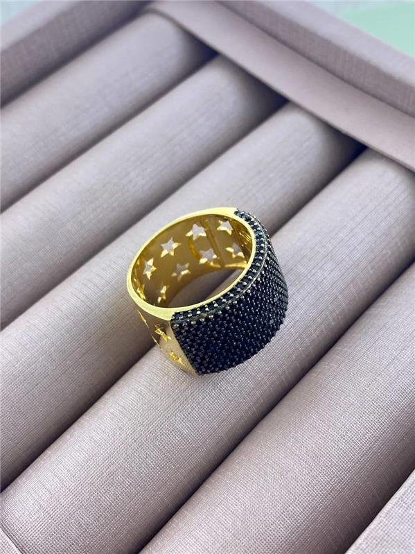 ANEL LARGO CRAVEJADO