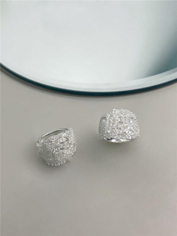 ANEL LARGO CRAVEJADO