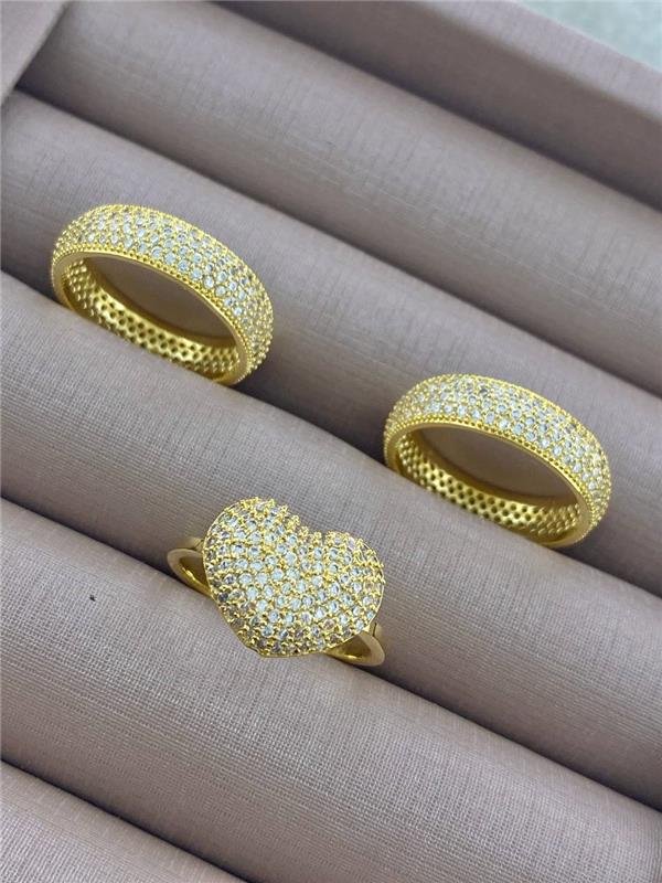 ANEL TRIPLO CORAÇÃO CRAVEJADO