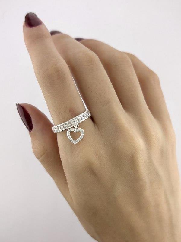 ANEL C/PINGENTE CORAÇÃO ZIRCÔNIA NAVETE