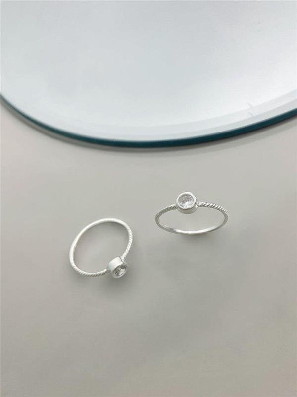 ANEL SOLITÁRIO C/PONTO LUZ REDONDO