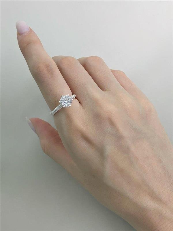 ANEL SOLITÁRIO COM DETALHE