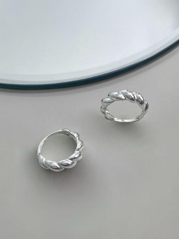 ANEL DETALHE TORCIDO