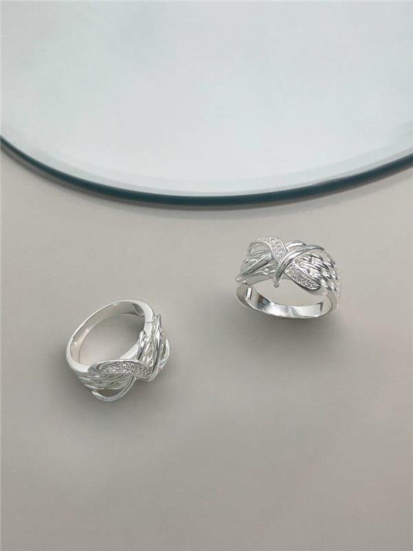 ANEL ENTRELAÇADO EM X C/ZIRCÔNIA