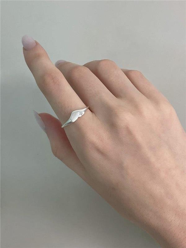 ANEL CORAÇÃO C/PONTO LUZ