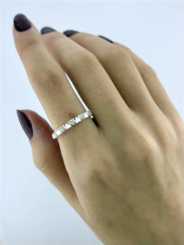 ANEL TRIÂNGULO LISO E ZIRCÔNIA