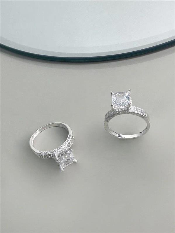 ANEL SOLITÁRIO C/DETALHE NA BASE