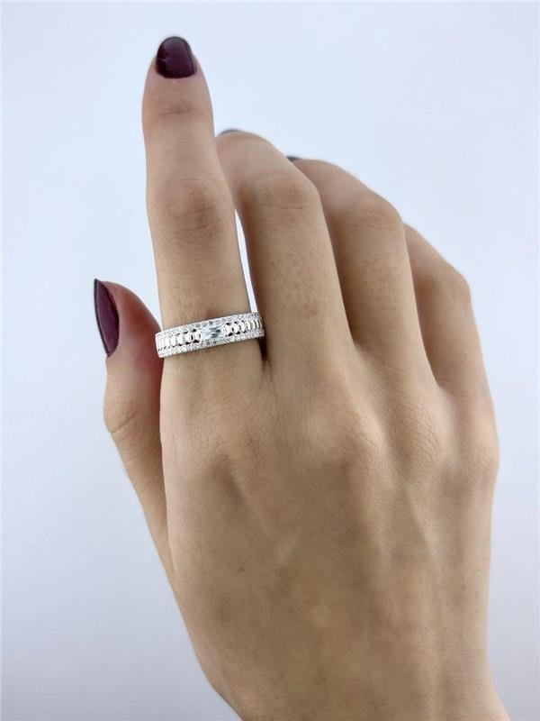 ANEL C/DETALHE CRAVEJADO