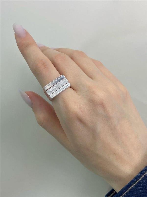 ANEL SINETE LARGO ZIRCÔNIA E LISO