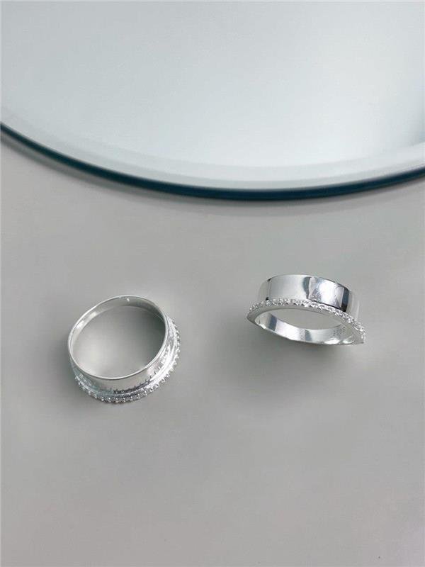 ANEL LARGO COM FIO EM ZIRCÔNIA