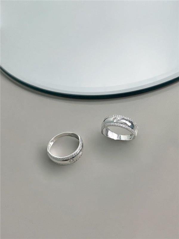 ANEL LARGO COM PONTO LUZ