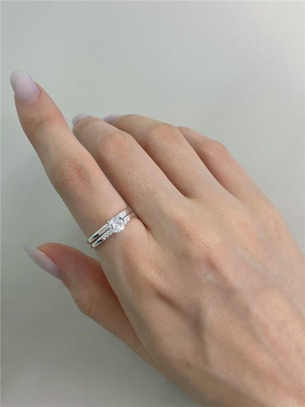 SOLITÁRIO COM ZIRCÔNIA NAS LATERAIS