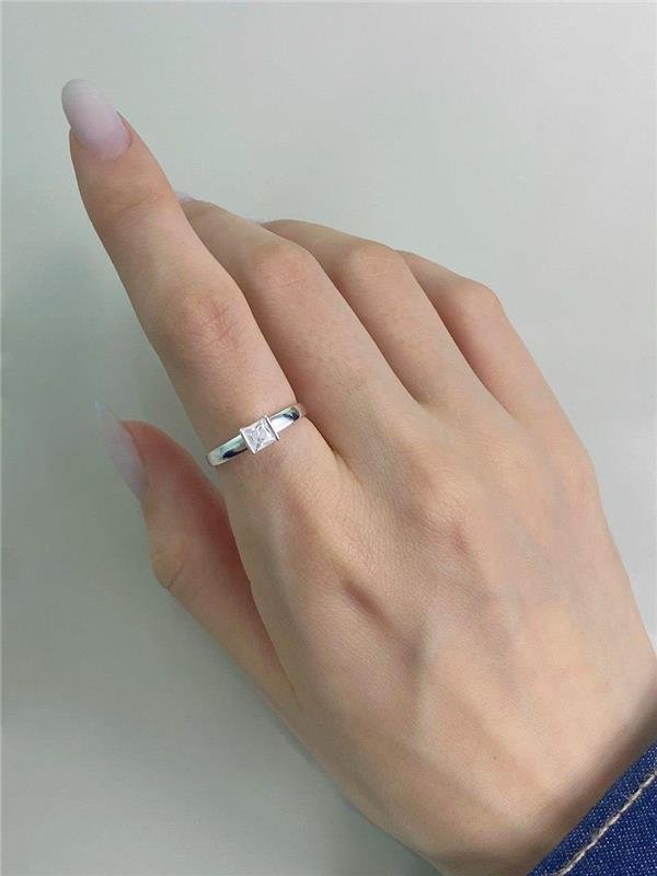 SOLITÁRIO ZIRCÔNIA RETÂNGULAR