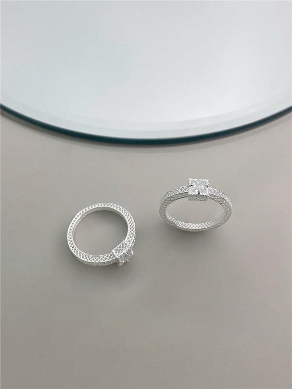 ANEL SOLITÁRIO QUADRADO RENDA ITALIANA