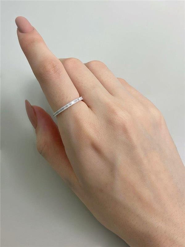 APARADOR DE ALIANÇA C/ZIRCÔNIA NAVETE