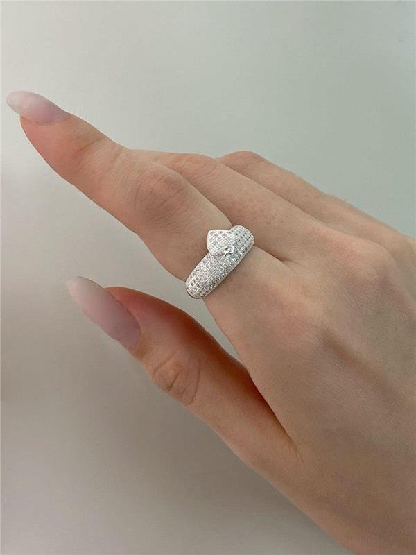 ANEL ABAULADO PINGENTE CORAÇÃO CRAVEJADO