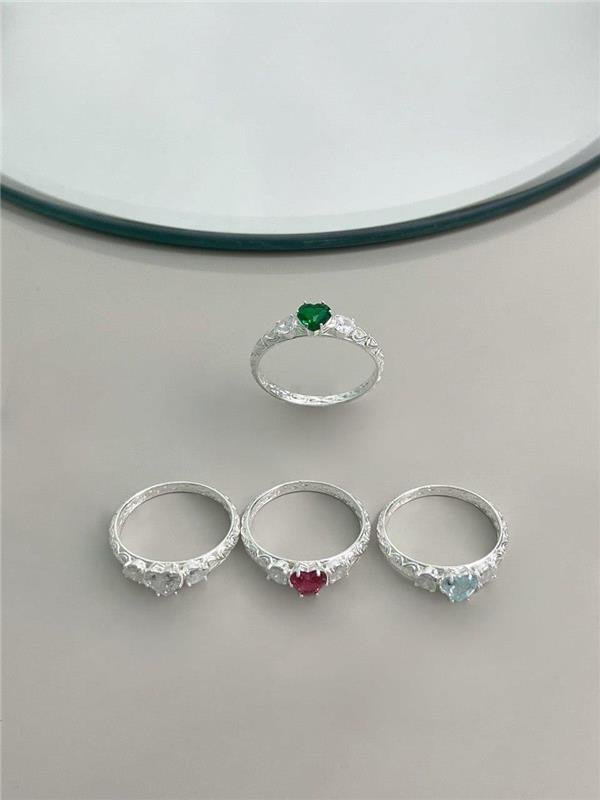 ANEL SOLITÁRIO CORAÇÃO C/DETALHE RENDA ITALIANA