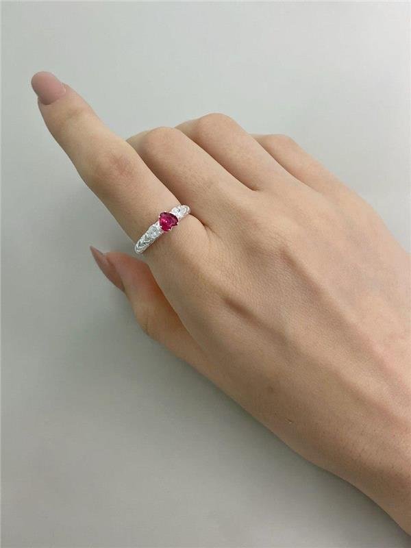 ANEL SOLITÁRIO CORAÇÃO C/DETALHE RENDA ITALIANA