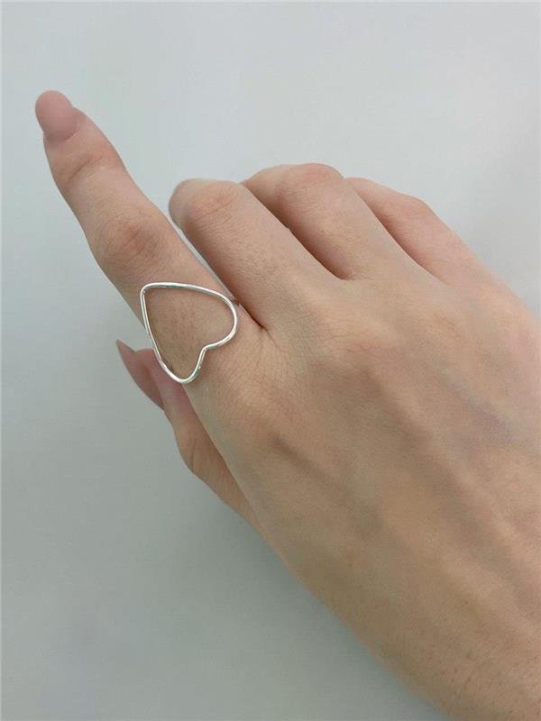 ANEL FIO CORAÇÃO VAZADO