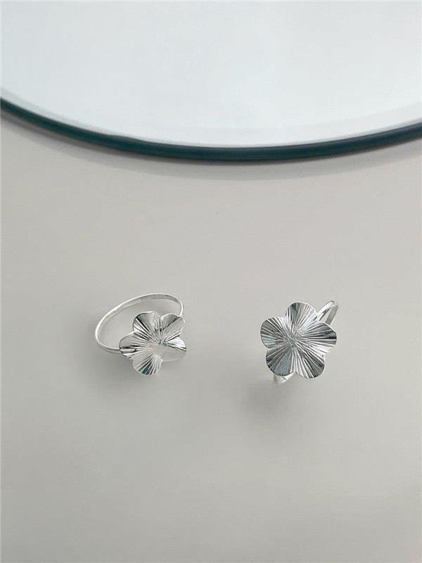 ANEL FLOR COM TEXTURA