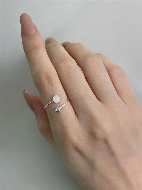 ANEL FIO TRIÂNGULO E CÍRCULO ABERTO