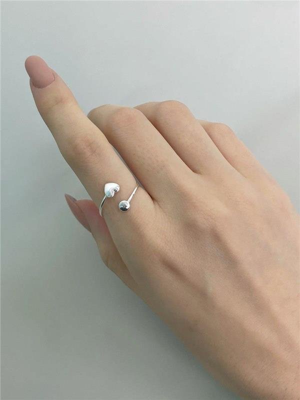 ANEL FIO CORAÇÃO E CÍRCULO