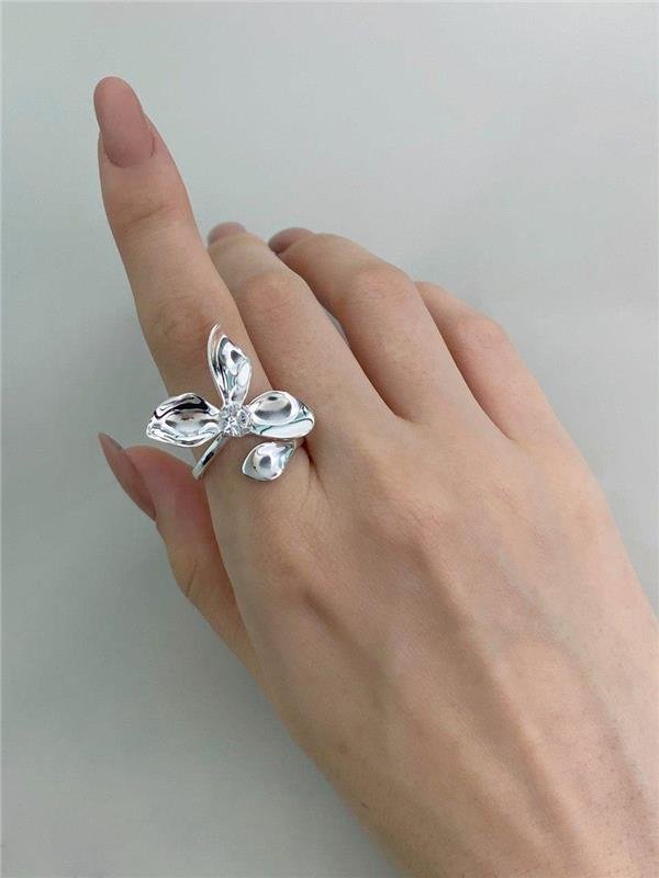 ANEL FLOR ABERTO C/PONTO LUZ CRISTAL