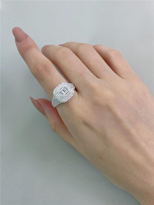 ANEL QUADRADO CRAVEJADO