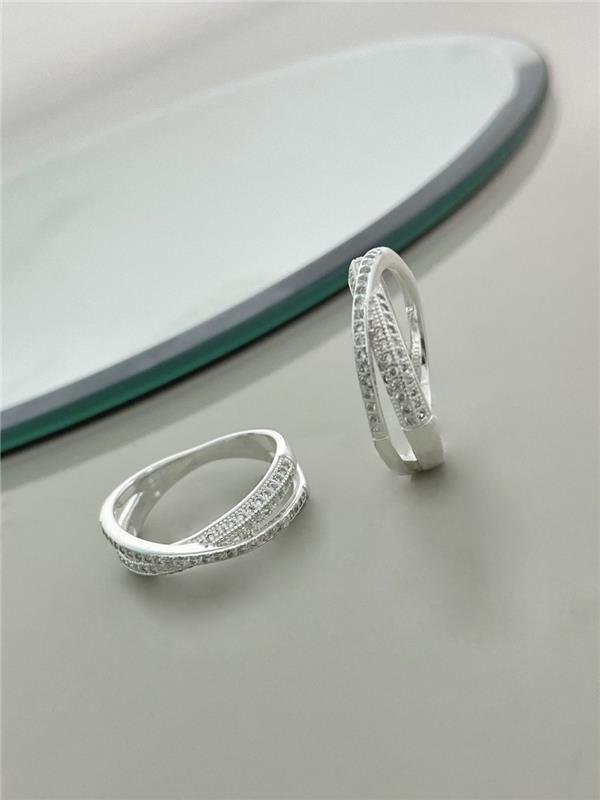 ANEL EM X COM ZIRCÔNIA