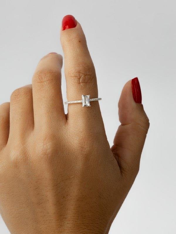 ANEL SOLITÁRIO RETÂNGULAR