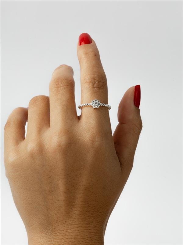 ANEL SOLITÁRIO FLOR