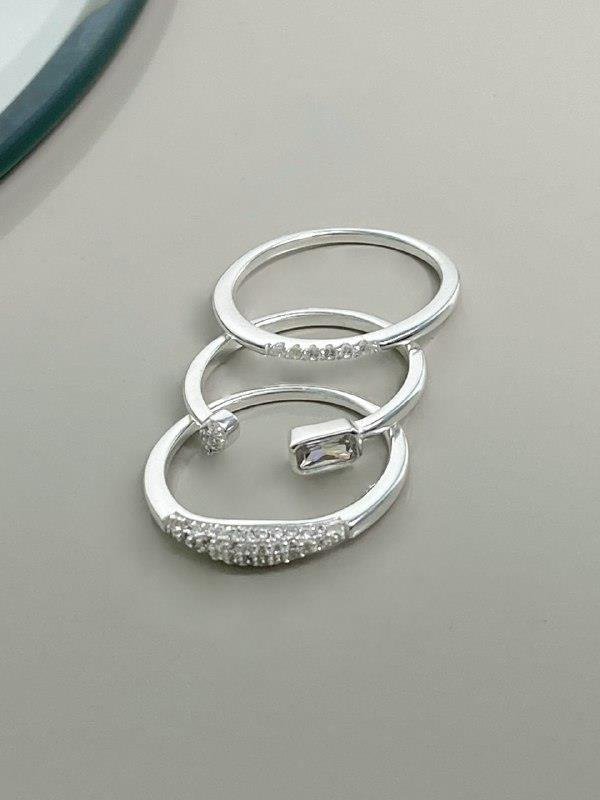 ANEL TRIPLO COM ZIRCÔNIA