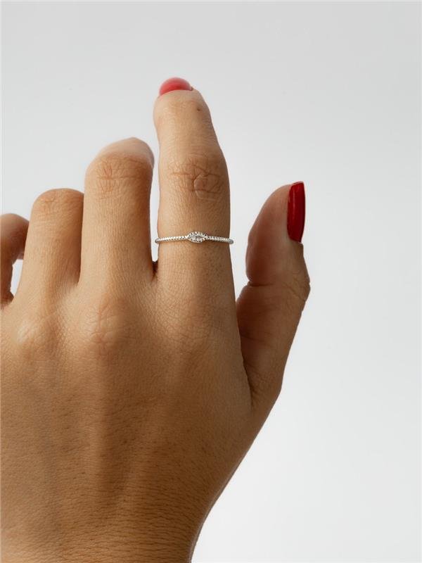 ANEL SOLITÁRIO ZIRCÔNIA OVAL