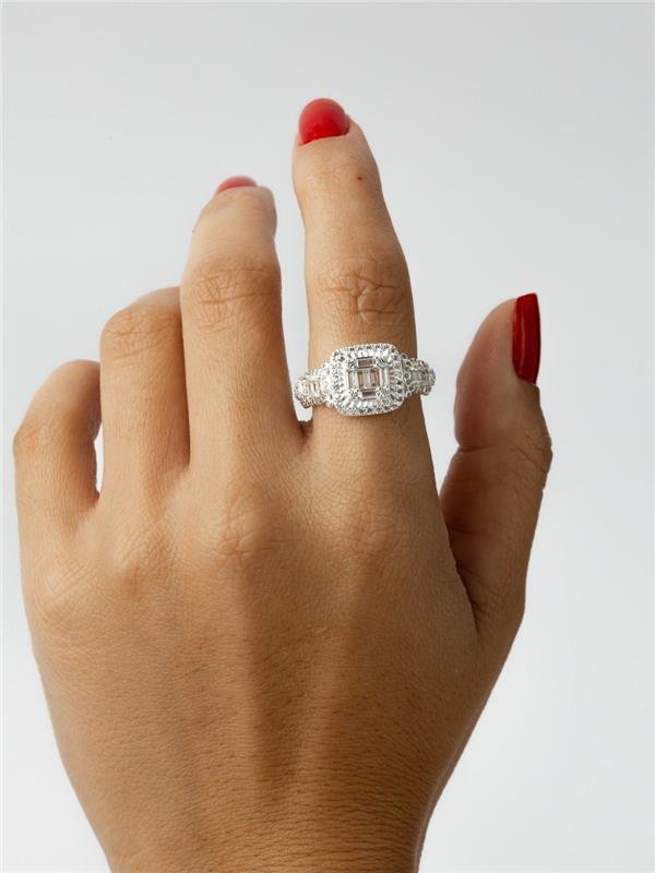 ANEL QUADRADO CRAVEJADO