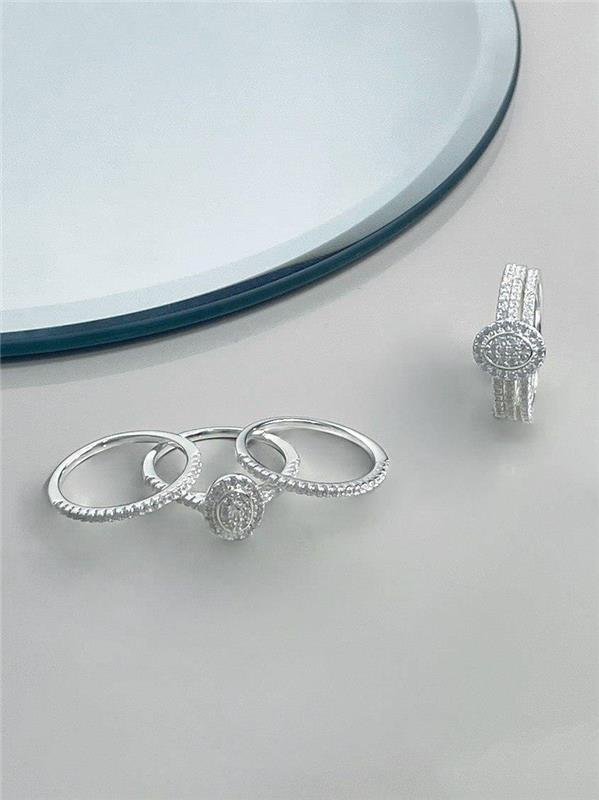 ANEL TRIPLO C/DETALHE OVAL CRAVEJADO