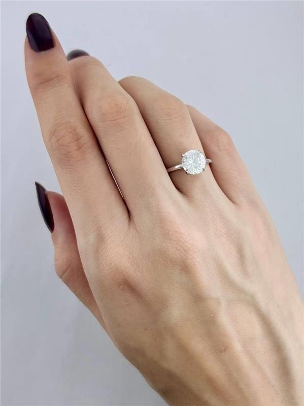 ANEL SOLITÁRIO TRADICIONAL MOISSANITE