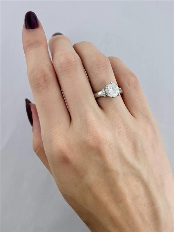 ANEL SOLITÁRIO 8 PONTAS MOISSANITE