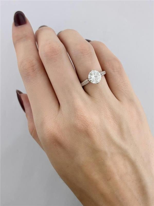 ANEL SOLITÁRIO GARRA FLOR DE LÓTUS MOISSANITE