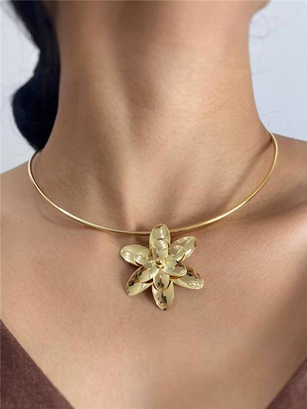 ARO RÍGIDO C/PINGENTE FLOR DUPLA